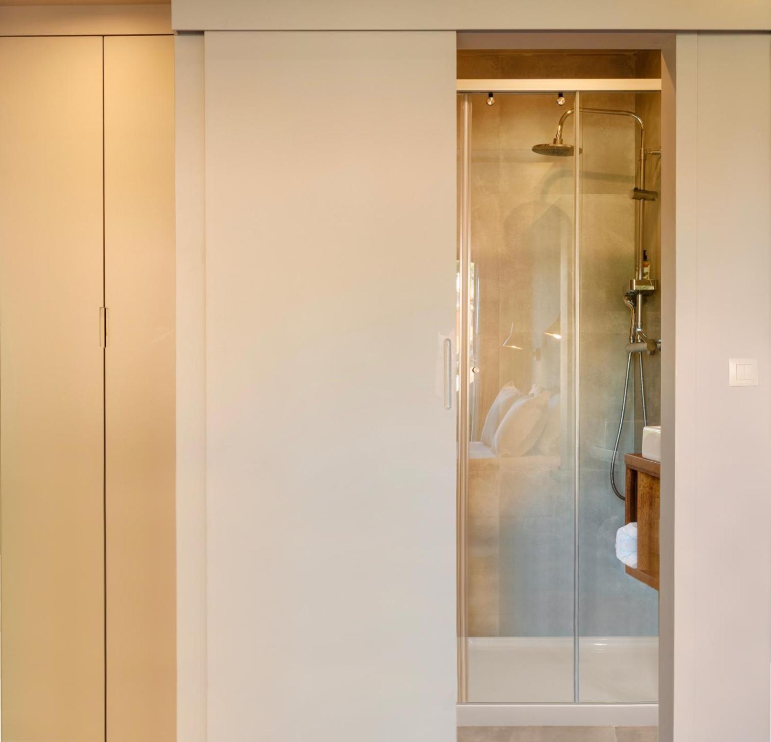 פנאפיל Dourwin - Riverside Suites - Adults Only חדר תמונה