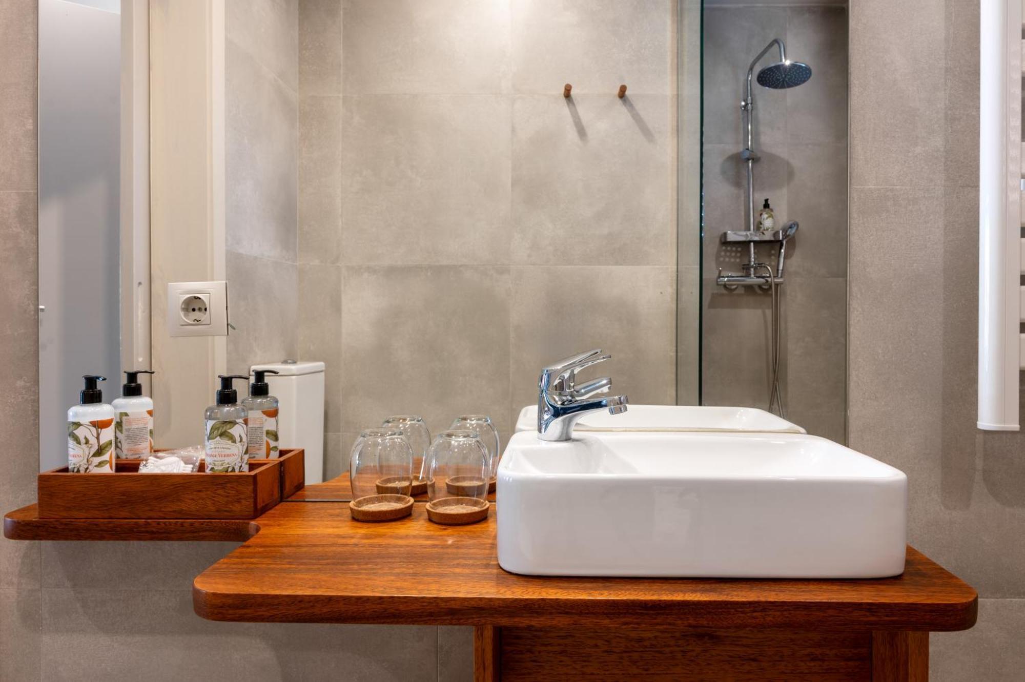 פנאפיל Dourwin - Riverside Suites - Adults Only חדר תמונה