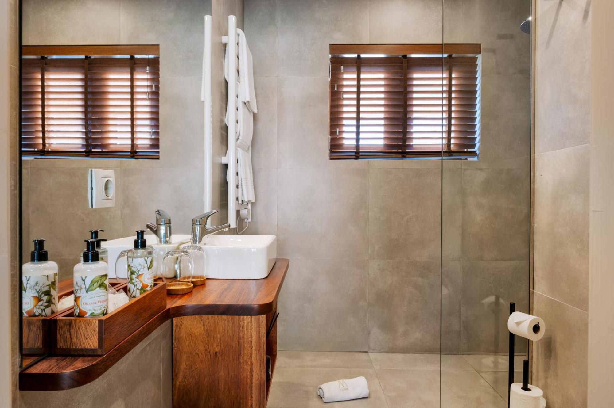 פנאפיל Dourwin - Riverside Suites - Adults Only חדר תמונה